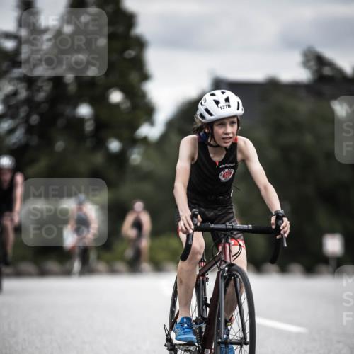 21.06.2026 - 29. Vierlanden-Triathlon H.Heesch http://msf.ph/oto/9925348 21.06.2026 14:43:48 Radfahren 1276 meine-sportfotos.de
