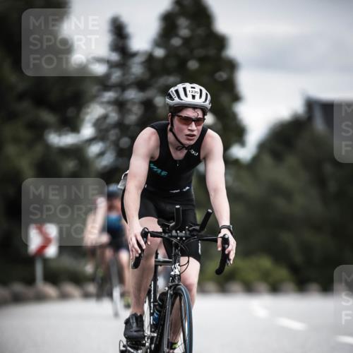 21.06.2026 - 29. Vierlanden-Triathlon H.Heesch http://msf.ph/oto/9925363 21.06.2026 14:43:51 Radfahren 1230 meine-sportfotos.de