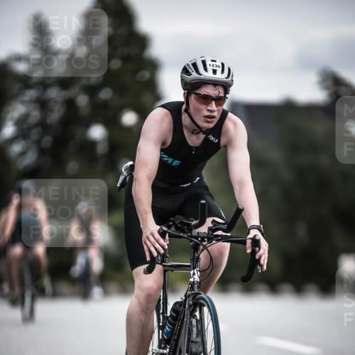 21.06.2026 - 29. Vierlanden-Triathlon H.Heesch http://msf.ph/oto/9925368 21.06.2026 14:43:51 Radfahren 1230 meine-sportfotos.de