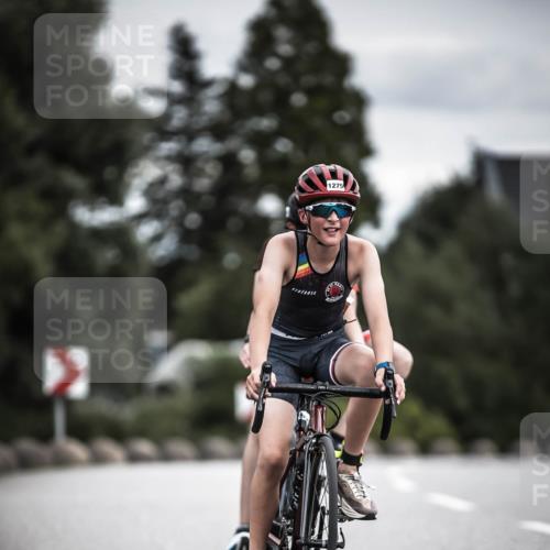 21.06.2026 - 29. Vierlanden-Triathlon H.Heesch http://msf.ph/oto/9925390 21.06.2026 14:43:54 Radfahren 1275 meine-sportfotos.de