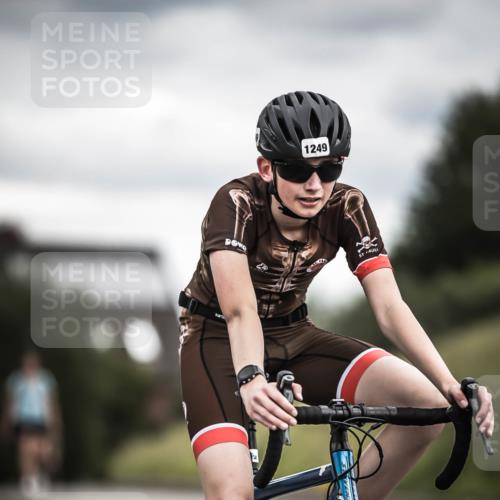 21.06.2026 - 29. Vierlanden-Triathlon H.Heesch http://msf.ph/oto/9925397 21.06.2026 14:43:56 Radfahren 860, 1249 meine-sportfotos.de