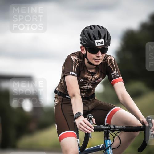 21.06.2026 - 29. Vierlanden-Triathlon H.Heesch http://msf.ph/oto/9925398 21.06.2026 14:43:56 Radfahren 860, 1249 meine-sportfotos.de