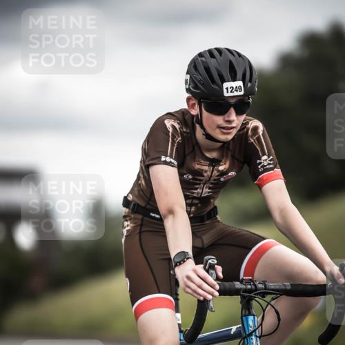 21.06.2026 - 29. Vierlanden-Triathlon H.Heesch http://msf.ph/oto/9925399 21.06.2026 14:43:56 Radfahren 860, 1249 meine-sportfotos.de