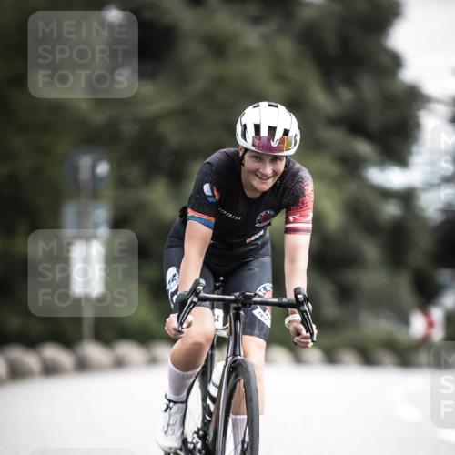 21.06.2026 - 29. Vierlanden-Triathlon H.Heesch http://msf.ph/oto/9925945 21.06.2026 13:18:33 Radfahren 14 meine-sportfotos.de