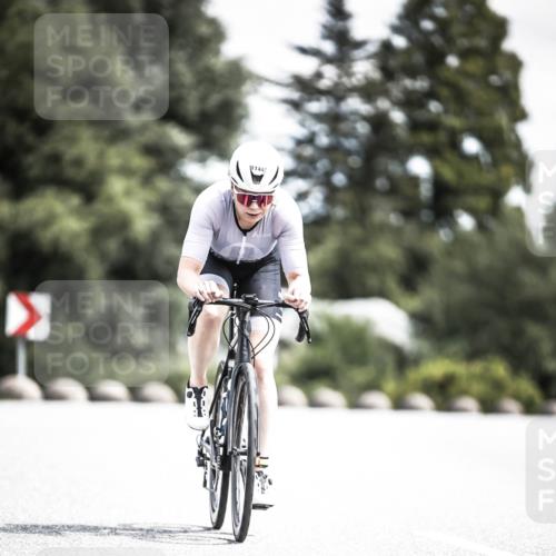 21.06.2026 - 29. Vierlanden-Triathlon H.Heesch http://msf.ph/oto/9926210 21.06.2026 13:20:40 Radfahren 1144 meine-sportfotos.de