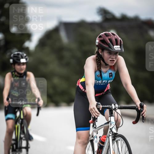21.06.2026 - 29. Vierlanden-Triathlon H.Heesch http://msf.ph/oto/9926222 21.06.2026 14:57:07 Radfahren 25, 9, 1259 meine-sportfotos.de