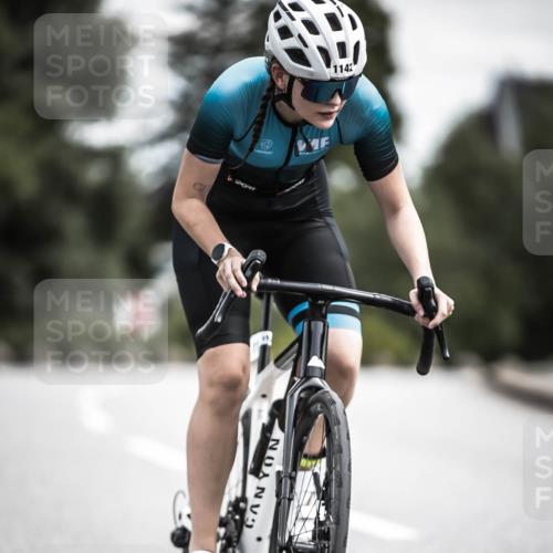 21.06.2026 - 29. Vierlanden-Triathlon H.Heesch http://msf.ph/oto/9926403 21.06.2026 13:21:24 Radfahren 1142 meine-sportfotos.de