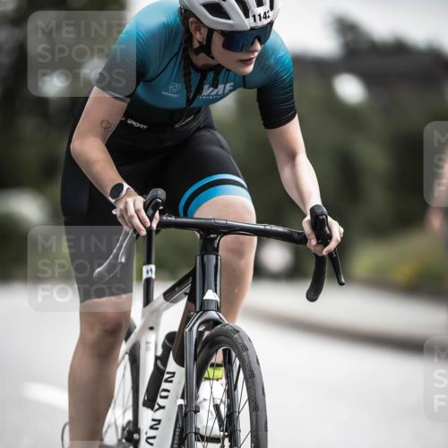 21.06.2026 - 29. Vierlanden-Triathlon H.Heesch http://msf.ph/oto/9926409 21.06.2026 13:21:24 Radfahren 1142 meine-sportfotos.de