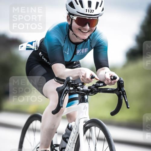 21.06.2026 - 29. Vierlanden-Triathlon H.Heesch http://msf.ph/oto/9926467 21.06.2026 13:22:33 Radfahren 1137 meine-sportfotos.de