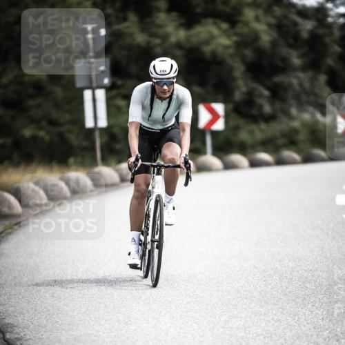 21.06.2026 - 29. Vierlanden-Triathlon H.Heesch http://msf.ph/oto/9926534 21.06.2026 13:24:31 Radfahren 1104, 11 meine-sportfotos.de