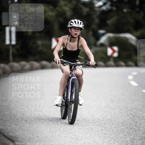 21.06.2026 - 29. Vierlanden-Triathlon H.Heesch http://msf.ph/oto/9926537 21.06.2026 14:58:15 Radfahren 1303 meine-sportfotos.de