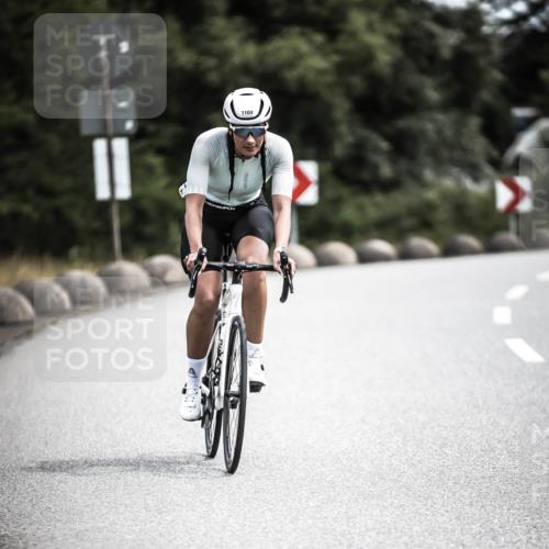 21.06.2026 - 29. Vierlanden-Triathlon H.Heesch http://msf.ph/oto/9926540 21.06.2026 13:24:31 Radfahren 1104 meine-sportfotos.de