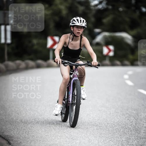21.06.2026 - 29. Vierlanden-Triathlon H.Heesch http://msf.ph/oto/9926541 21.06.2026 14:58:15 Radfahren 11, 1303 meine-sportfotos.de