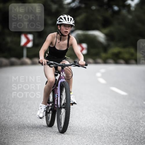 21.06.2026 - 29. Vierlanden-Triathlon H.Heesch http://msf.ph/oto/9926550 21.06.2026 14:58:15 Radfahren 1303 meine-sportfotos.de