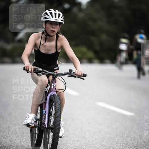 21.06.2026 - 29. Vierlanden-Triathlon H.Heesch http://msf.ph/oto/9926568 21.06.2026 14:58:16 Radfahren 1303 meine-sportfotos.de