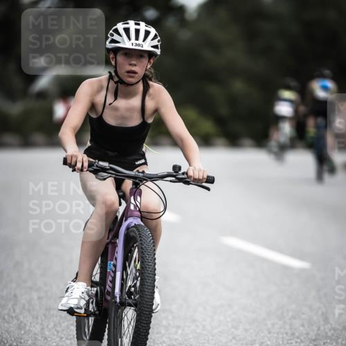 21.06.2026 - 29. Vierlanden-Triathlon H.Heesch http://msf.ph/oto/9926570 21.06.2026 14:58:16 Radfahren 1303 meine-sportfotos.de