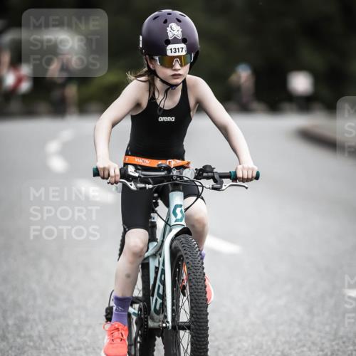 21.06.2026 - 29. Vierlanden-Triathlon H.Heesch http://msf.ph/oto/9926643 21.06.2026 14:58:37 Radfahren 1317 meine-sportfotos.de