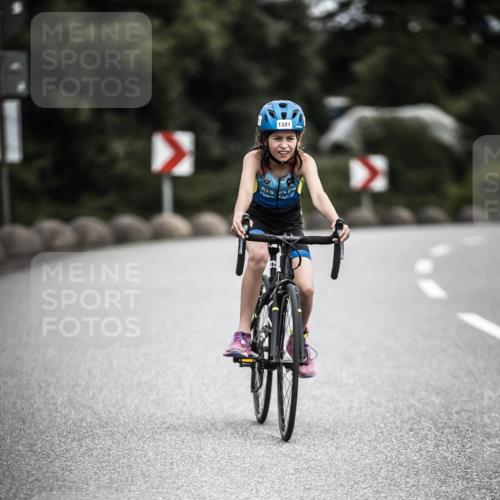 21.06.2026 - 29. Vierlanden-Triathlon H.Heesch http://msf.ph/oto/9926676 21.06.2026 14:58:47 Radfahren 1321 meine-sportfotos.de