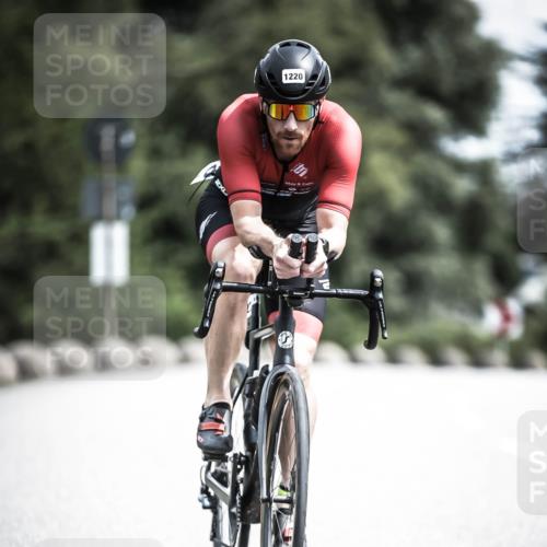 21.06.2026 - 29. Vierlanden-Triathlon H.Heesch http://msf.ph/oto/9926739 21.06.2026 13:29:20 Radfahren 1220 meine-sportfotos.de