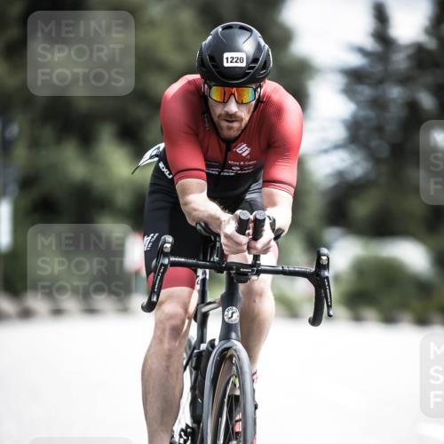 21.06.2026 - 29. Vierlanden-Triathlon H.Heesch http://msf.ph/oto/9926747 21.06.2026 13:29:20 Radfahren 1220 meine-sportfotos.de