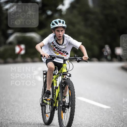 21.06.2026 - 29. Vierlanden-Triathlon H.Heesch http://msf.ph/oto/9926851 21.06.2026 14:59:39 Radfahren 1315, 13 meine-sportfotos.de