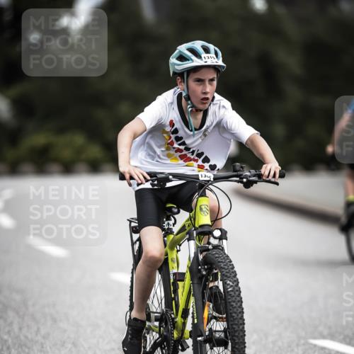 21.06.2026 - 29. Vierlanden-Triathlon H.Heesch http://msf.ph/oto/9926867 21.06.2026 14:59:39 Radfahren 1315, 13, 5 meine-sportfotos.de