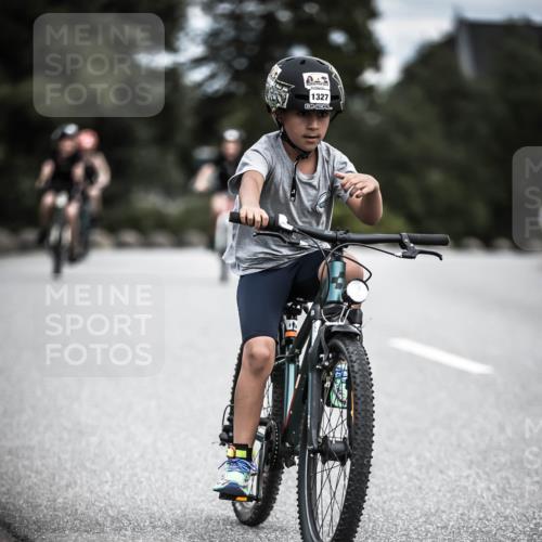 21.06.2026 - 29. Vierlanden-Triathlon H.Heesch http://msf.ph/oto/9926902 21.06.2026 14:59:52 Radfahren 1327 meine-sportfotos.de