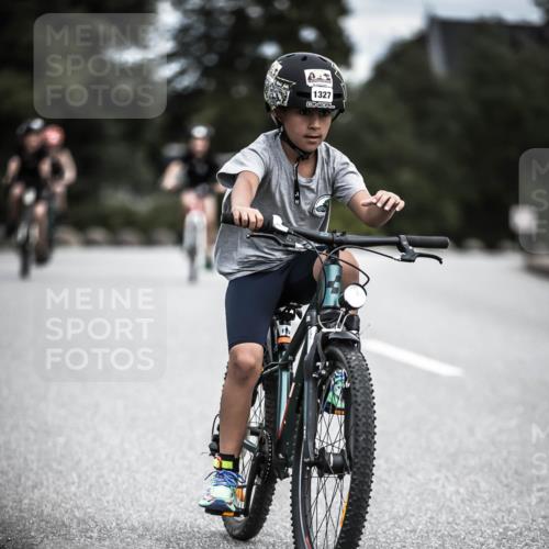 21.06.2026 - 29. Vierlanden-Triathlon H.Heesch http://msf.ph/oto/9926904 21.06.2026 14:59:52 Radfahren 1327 meine-sportfotos.de