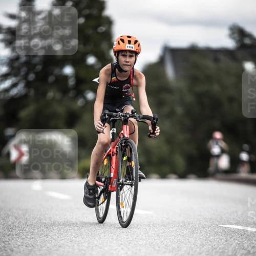 21.06.2026 - 29. Vierlanden-Triathlon H.Heesch http://msf.ph/oto/9926986 21.06.2026 15:00:18 Radfahren 1326 meine-sportfotos.de