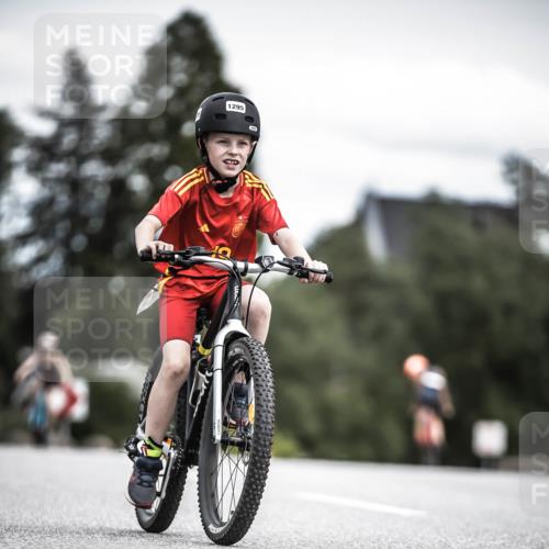 21.06.2026 - 29. Vierlanden-Triathlon H.Heesch http://msf.ph/oto/9927018 21.06.2026 15:00:40 Radfahren 1295 meine-sportfotos.de