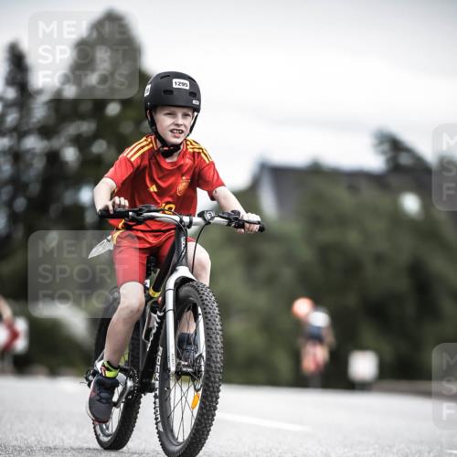 21.06.2026 - 29. Vierlanden-Triathlon H.Heesch http://msf.ph/oto/9927022 21.06.2026 15:00:40 Radfahren 1295 meine-sportfotos.de