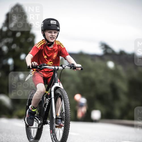 21.06.2026 - 29. Vierlanden-Triathlon H.Heesch http://msf.ph/oto/9927028 21.06.2026 15:00:40 Radfahren 1295 meine-sportfotos.de