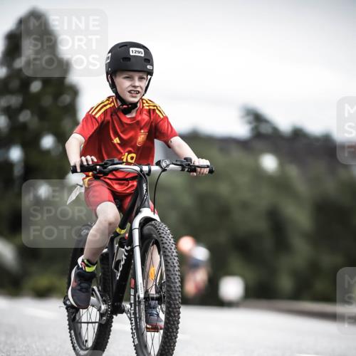 21.06.2026 - 29. Vierlanden-Triathlon H.Heesch http://msf.ph/oto/9927030 21.06.2026 15:00:40 Radfahren 1295 meine-sportfotos.de