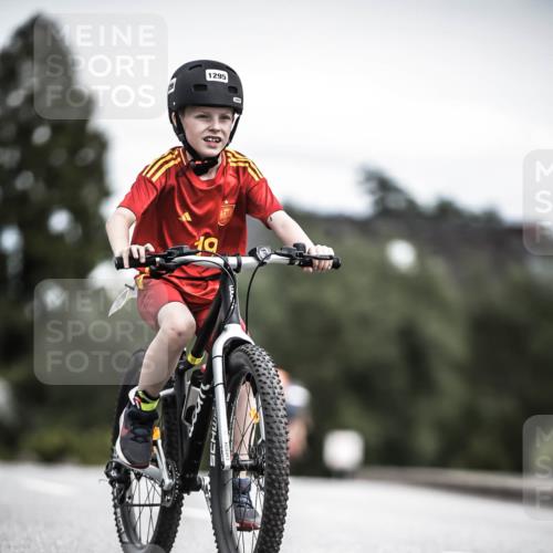 21.06.2026 - 29. Vierlanden-Triathlon H.Heesch http://msf.ph/oto/9927032 21.06.2026 15:00:40 Radfahren 1295 meine-sportfotos.de