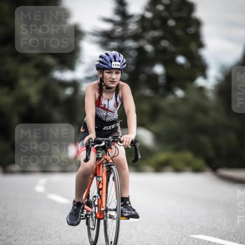 21.06.2026 - 29. Vierlanden-Triathlon H.Heesch http://msf.ph/oto/9927111 21.06.2026 15:02:18 Radfahren 1318 meine-sportfotos.de