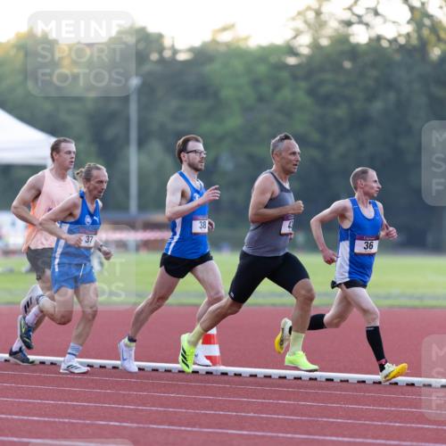 08.08.2026 - Nacht der Zehner Michael Strokosch http://msf.ph/oto/9930727 08.08.2026 20:30:03 Laufen 42, 37, 38, 36 meine-sportfotos.de