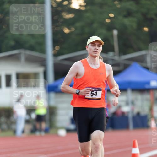 08.08.2026 - Nacht der Zehner Michael Strokosch http://msf.ph/oto/9930806 08.08.2026 20:31:57 Laufen 54 meine-sportfotos.de