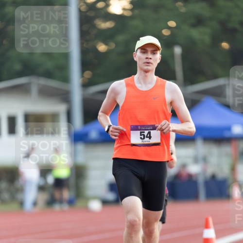 08.08.2026 - Nacht der Zehner Michael Strokosch http://msf.ph/oto/9930809 08.08.2026 20:31:57 Laufen 54 meine-sportfotos.de