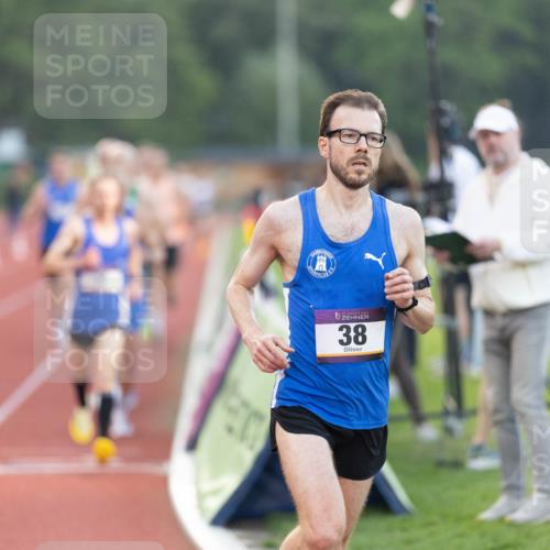 08.08.2026 - Nacht der Zehner Michael Strokosch http://msf.ph/oto/9930853 08.08.2026 20:32:51 Laufen 38 meine-sportfotos.de