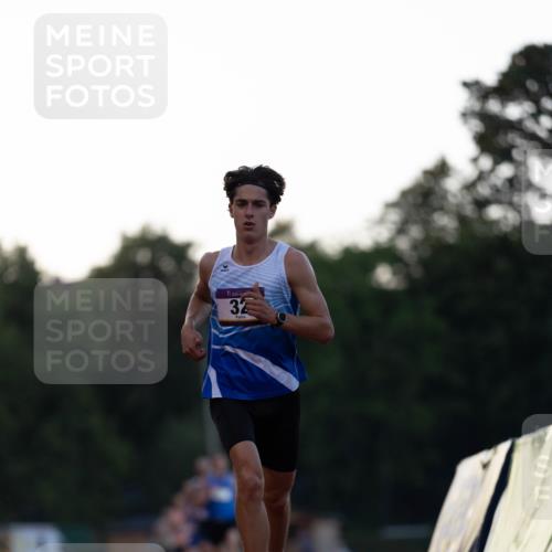 08.08.2026 - Nacht der Zehner Michael Strokosch http://msf.ph/oto/9930902 08.08.2026 20:47:28 Laufen 32 meine-sportfotos.de