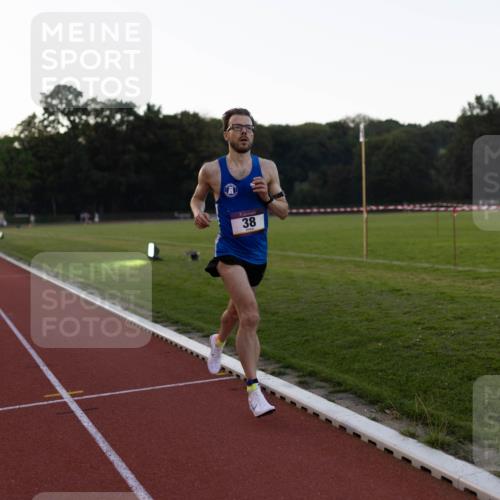 08.08.2026 - Nacht der Zehner Michael Strokosch http://msf.ph/oto/9930990 08.08.2026 20:52:04 Laufen 38 meine-sportfotos.de