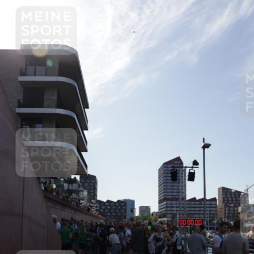 09.08.2026 - GEWOBA Citytriathlon Bremen Yannick Fuchs http://msf.ph/oto/9931419 09.08.2026 09:54:09 Schwimmen  meine-sportfotos.de