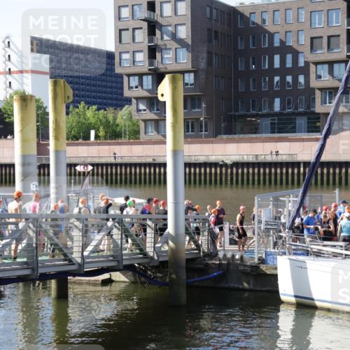 09.08.2026 - GEWOBA Citytriathlon Bremen Yannick Fuchs http://msf.ph/oto/9931422 09.08.2026 09:56:31 Schwimmen  meine-sportfotos.de
