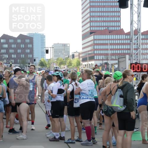 09.08.2026 - GEWOBA Citytriathlon Bremen Yannick Fuchs http://msf.ph/oto/9931431 09.08.2026 09:57:24 Schwimmen  meine-sportfotos.de