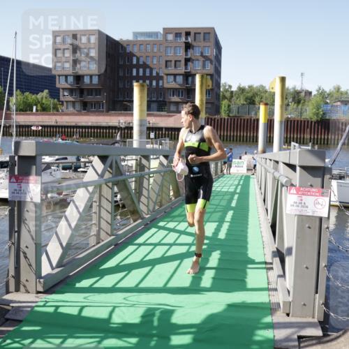 09.08.2026 - GEWOBA Citytriathlon Bremen Yannick Fuchs http://msf.ph/oto/9931436 09.08.2026 10:09:22 Schwimmen 365 meine-sportfotos.de