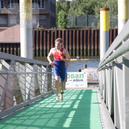 09.08.2026 - GEWOBA Citytriathlon Bremen Yannick Fuchs http://msf.ph/oto/9931437 09.08.2026 10:09:40 Schwimmen 306, 365 meine-sportfotos.de