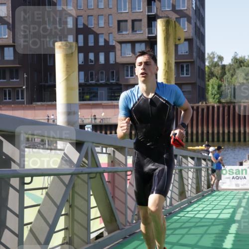 09.08.2026 - GEWOBA Citytriathlon Bremen Yannick Fuchs http://msf.ph/oto/9931454 09.08.2026 10:09:50 Schwimmen 280, 282, 285, 306 meine-sportfotos.de