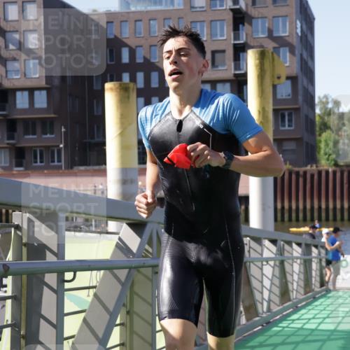 09.08.2026 - GEWOBA Citytriathlon Bremen Yannick Fuchs http://msf.ph/oto/9931457 09.08.2026 10:09:50 Schwimmen 280, 282, 285, 306 meine-sportfotos.de