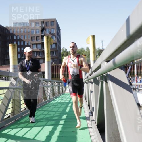 09.08.2026 - GEWOBA Citytriathlon Bremen Yannick Fuchs http://msf.ph/oto/9931470 09.08.2026 10:11:36 Schwimmen 326 meine-sportfotos.de
