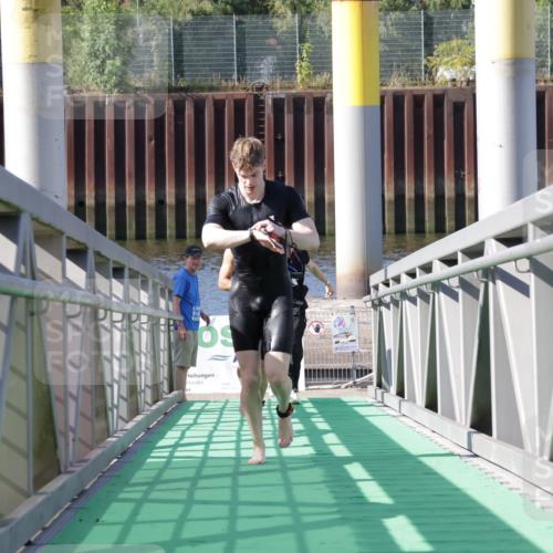 09.08.2026 - GEWOBA Citytriathlon Bremen Yannick Fuchs http://msf.ph/oto/9931483 09.08.2026 10:12:00 Schwimmen 297, 308, 386 meine-sportfotos.de